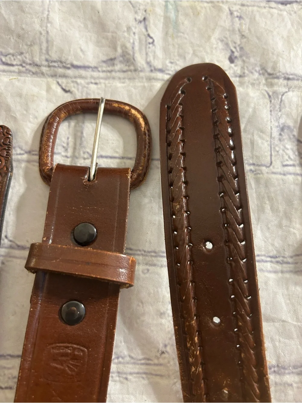 LOT OF (3) BROWN EMBOSSED LEATHER WESTERN CHANGEABLE BUCKLES BELTS MENS 42